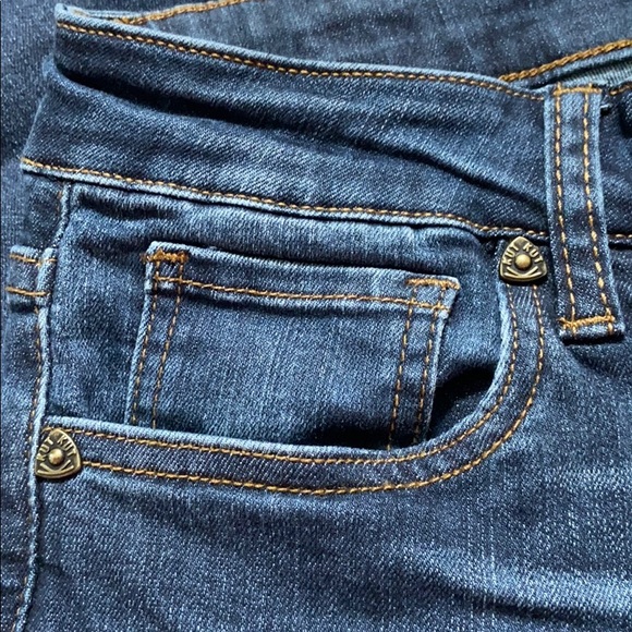 KUT from the Kloth Size 8 Jeans- Like New - Picture 4 of 6